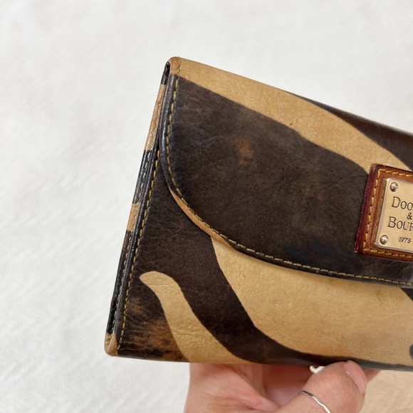 Dooney & Bourke Vintage Zebra Wallet - Picture 16 of 16